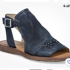 Miz Mooz Fifi Size 42 Wide Studded Leather Sandals. Black. New With Box‎